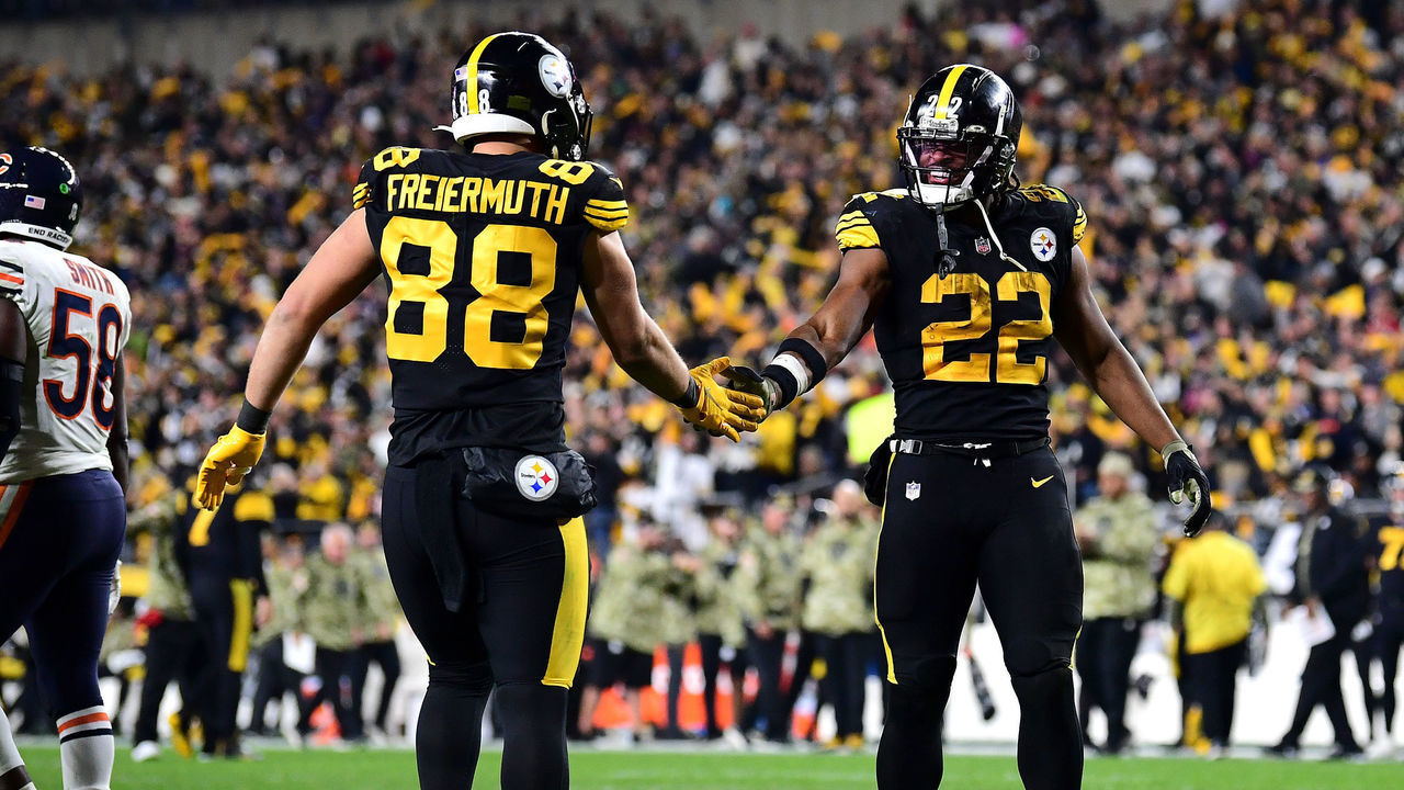 PITTSBURGH, PENNSYLVANIA - NOVEMBER 08: Tight end Pat Freiermuth #88 celebrates with teammate, running back Najee Harris #22 of the Pittsburgh Steelers, following his touchdown against the Chicago Bears during the second half at Heinz Field on November 8, 2021 in Pittsburgh, Pennsylvania.