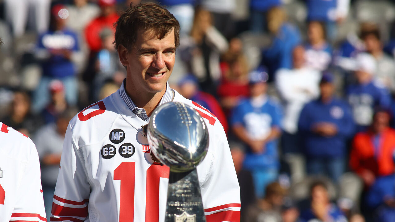 Eli Manning's double bird on ESPN2 ManningCast prompted a grand total of 3  FCC complaints