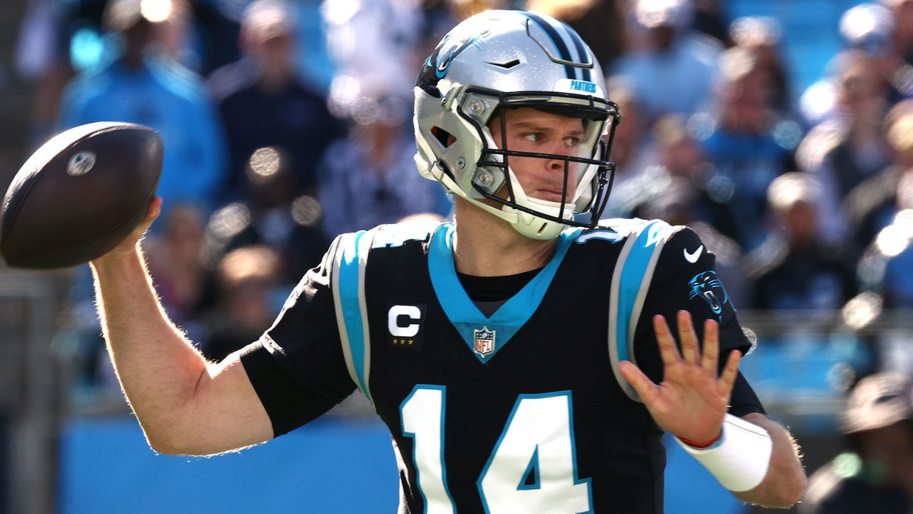 CHARLOTTE, NORTH CAROLINA - NOVEMBER 07: Sam Darnold #14 of the Carolina Panthers throws the ball during the first quarter against the New England Patriots at Bank of America Stadium on November 07, 2021 in Charlotte, North Carolina.