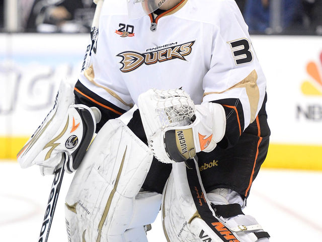 John Gibson shuts out Kings in playoff debut, Ducks even series with Game 4 win