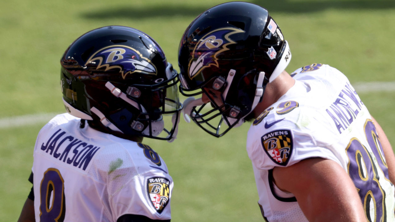 LANDOVER, MARYLAND - OCTOBER 04: Tight end Mark Andrews #89 of the Baltimore Ravens celebrates with quarterback Lamar Jackson #8 after catching a second half touchdown pass against the Washington Football Team at FedExField on October 04, 2020 in Landover, Maryland.