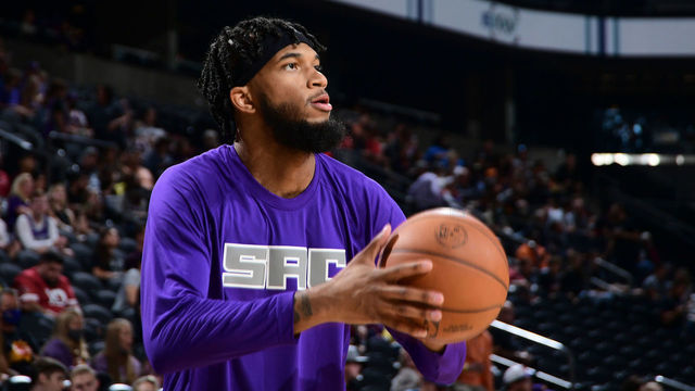 PHOENIX, AZ - OCTOBER 27: Marvin Bagley III #35 of the Sacramento Kings warms up before the game against the Phoenix Suns on OCTOBER 27, 2021 at Footprint Center in Phoenix, Arizona. Mandatory Copyright Notice: Copyright 2021 NBAE
