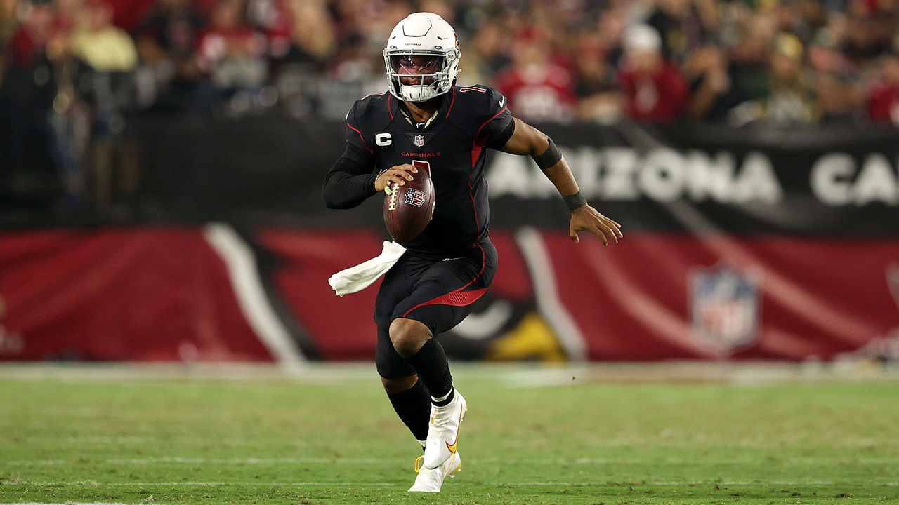 GLENDALE, ARIZONA - OCTOBER 28: Kyler Murray #1 of the Arizona Cardinals runs for yards during the second half of a game against the Green Bay Packers at State Farm Stadium on October 28, 2021 in Glendale, Arizona.