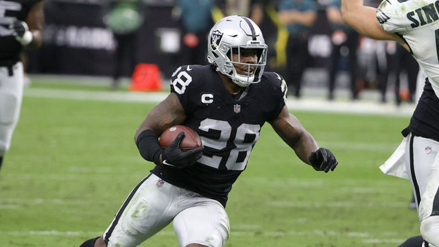 LAS VEGAS, NEVADA - OCTOBER 24: Running back Josh Jacobs #28 of the Las Vegas Raiders runs against the Philadelphia Eagles during their game at Allegiant Stadium on October 24, 2021 in Las Vegas, Nevada. The Raiders defeated the Eagles 33-22.