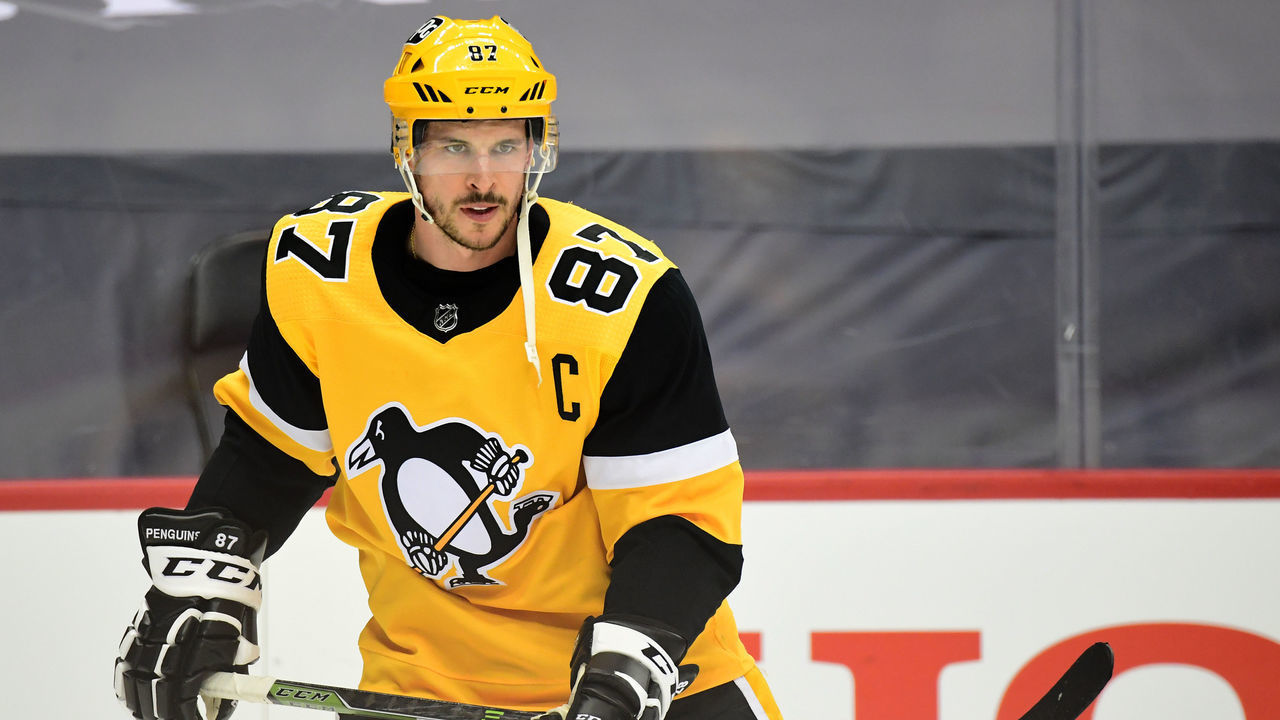 PITTSBURGH, PENNSYLVANIA - MAY 24: Sidney Crosby #87 of the Pittsburgh Penguins warms up prior to Game Five of the First Round of the 2021 Stanley Cup Playoffs against the New York Islanders at PPG PAINTS Arena on May 24, 2021 in Pittsburgh, Pennsylvania.