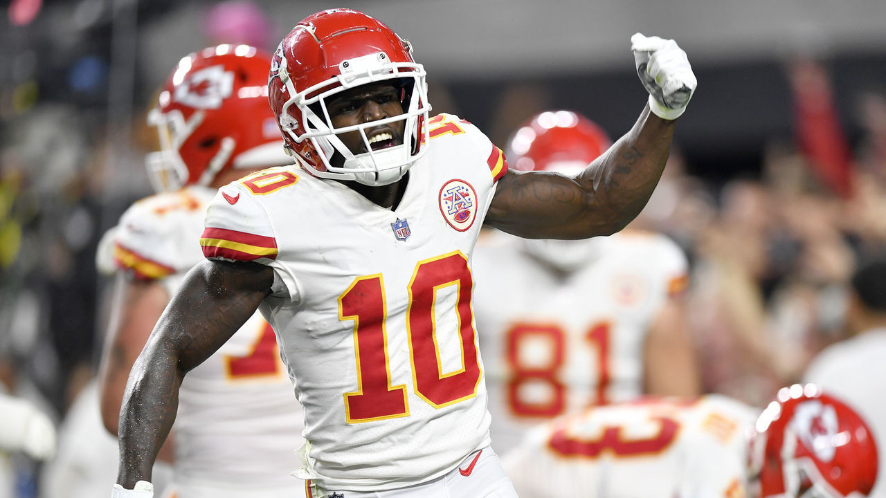 LAS VEGAS, NEVADA - NOVEMBER 14: Tyreek Hill #10 reNoah Gray #83 reacts after getting a touchdown with teammate Blake Bell #81 of the Kansas City Chiefs during the second half in the game against the Las Vegas Raiders at Allegiant Stadium on November 14, 2021 in Las Vegas, Nevada.