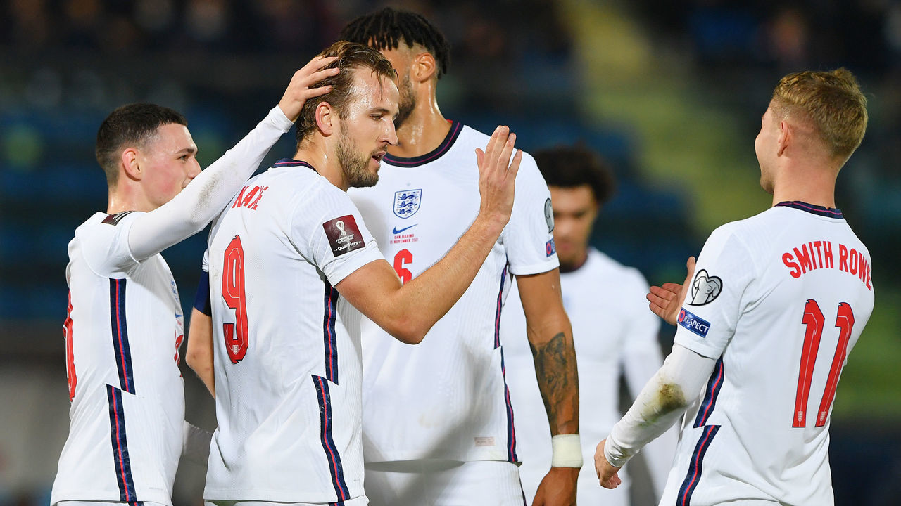 SERRAVALLE, SAN MARINO - NOVEMBER 15: Harry Kane of England celebrates with Emile Smith Rowe after scoring their team's sixth goal during the 2022 FIFA World Cup Qualifier match between San Marino and England at San Marino Stadium on November 15, 2021 in Serravalle, San Marino.