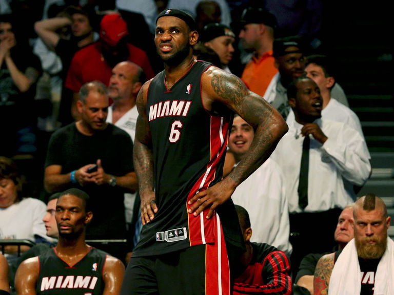 LeBron James ties playoff careerhigh with hyperefficient