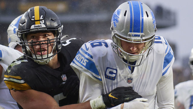 PITTSBURGH, PA - NOVEMBER 14: Pittsburgh Steelers outside linebacker Alex Highsmith (56) sacks Detroit Lions quarterback Jared Goff (16) for a sack during the NFL football game between the Detroit Lions and the Pittsburgh Steelers on November 14, 2021 at Heinz Field in Pittsburgh, PA.