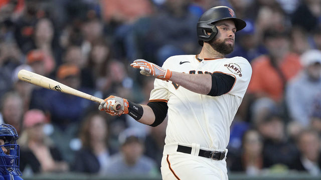SAN FRANCISCO, CALIFORNIA - SEPTEMBER 05: Brandon Belt #9 of the San Francisco Giants bats against the Los Angeles Dodgers in the bottom of the six inning at Oracle Park on September 05, 2021 in San Francisco, California.