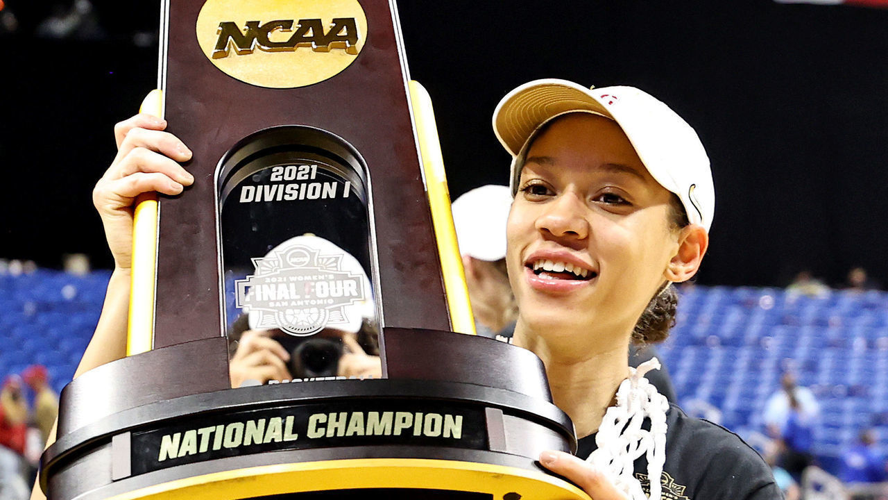 SAN ANTONIO, TEXAS - APRIL 04: Anna Wilson #3 of the Stanford Cardinal lifts the championship trophy after the National Championship game of the 2021 NCAA Women's Basketball Tournament at the Alamodome on April 04, 2021 in San Antonio, Texas.The Stanford Cardinal defeated the Arizona Wildcats 54-53 to win the national title.