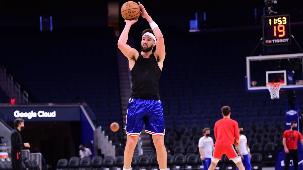 SAN FRANCISCO, CA - NOVEMBER 7: Klay Thompson #11 of the Golden State Warriors shoots the ball during warm ups before the game against the Houston Rockets on November 7, 2021 at Chase Center in San Francisco, California. NOTE TO USER: User expressly acknowledges and agrees that, by downloading and or using this photograph, user is consenting to the terms and conditions of Getty Images License Agreement. Mandatory Copyright Notice: Copyright 2021 NBAE