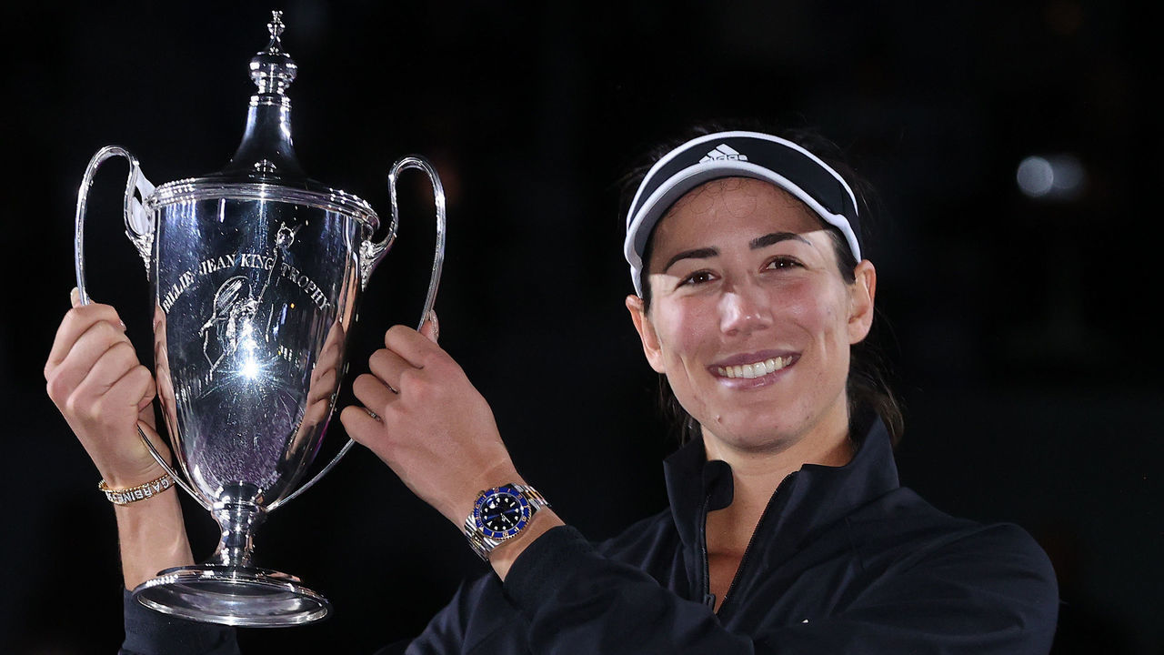 GUADALAJARA, MEXICO - NOVEMBER 17: Garbiñe Muguruza of Spain poses with the Billie Jean King trophy after defeating Anett Kontaveit of Estonia in two sets in the Single's final during Day 8 of 2021 Akron WTA Finals Guadalajara at Centro Panamericano de Tenis on November 17, 2021 in Guadalajara, Mexico.