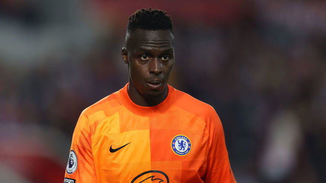 BRENTFORD, ENGLAND - OCTOBER 16: Edouard Mendy of Chelsea during the Premier League match between Brentford and Chelsea at Brentford Community Stadium on October 16, 2021 in Brentford, England.