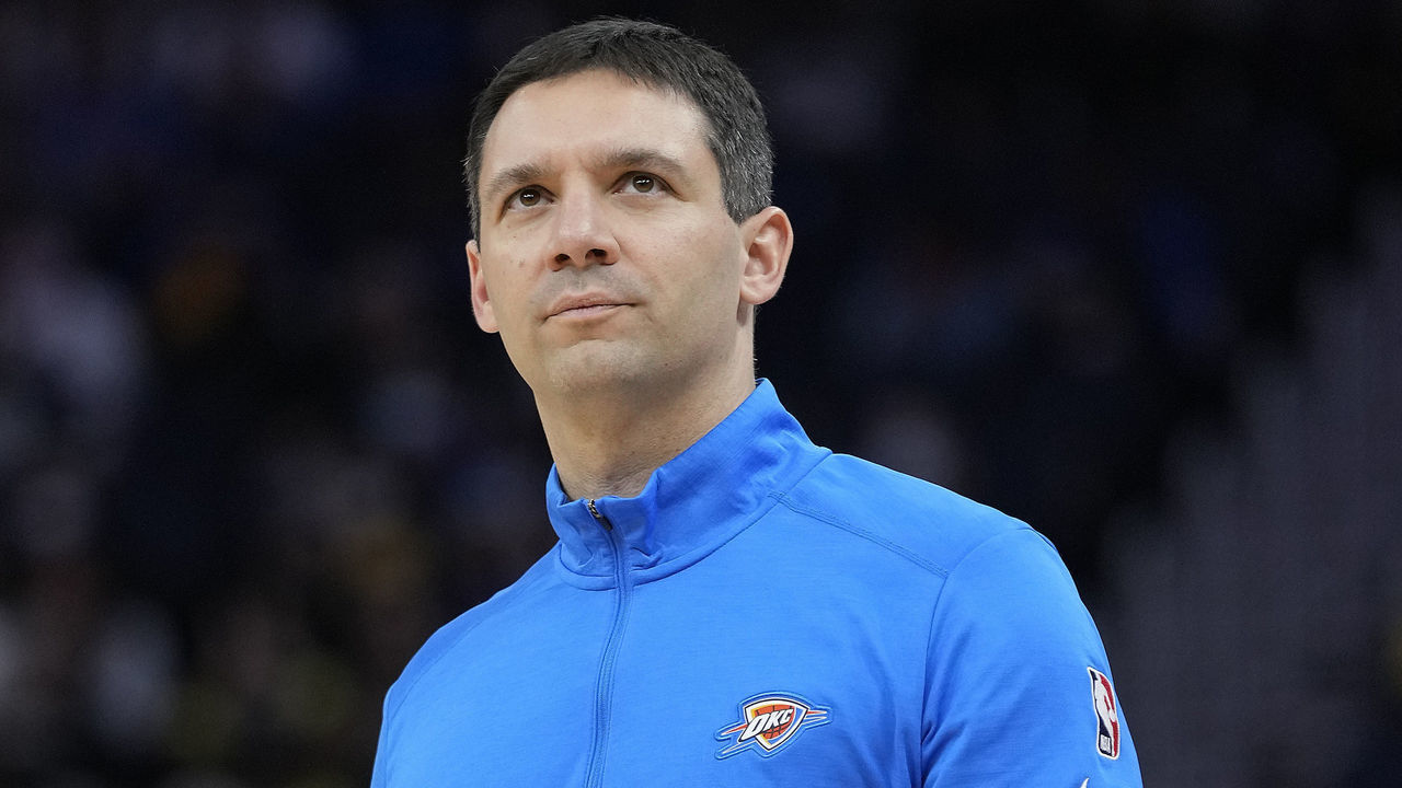 SAN FRANCISCO, CALIFORNIA - OCTOBER 30: Head coach Mark Daigneault of the Oklahoma City Thunder looks on against the Golden State Warriors during the third quarter at Chase Center on October 30, 2021 in San Francisco, California.