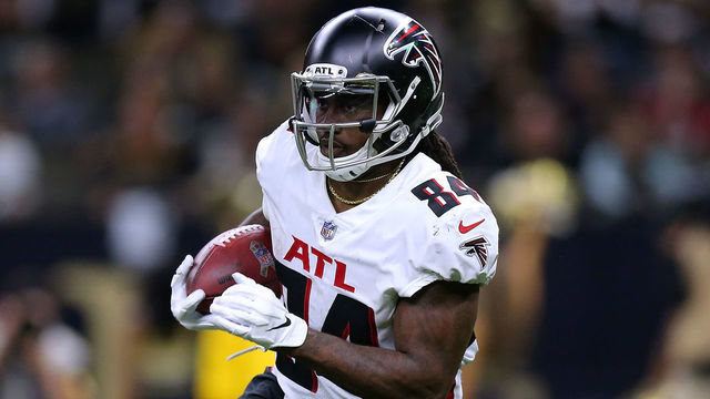 NEW ORLEANS, LOUISIANA - NOVEMBER 07: Cordarrelle Patterson #84 of the Atlanta Falcons runs with the ball against the New Orleans Saints during a game at the Caesars Superdome on November 07, 2021 in New Orleans, Louisiana.