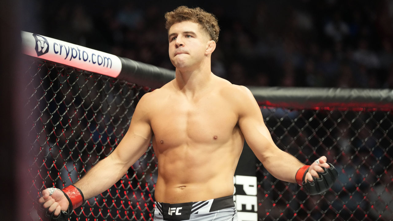 NEW YORK, NY - NOVEMBER 6: Al Iaquinta prepares to fight Bobby Green in their Lightweight fight during UFC 268 on November 6, 2021, at Madison Square Garden in New York, NY.