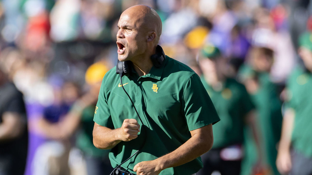FORT WORTH, TX - NOVEMBER 06: Baylor Bears head coach Dave Aranda is fired up after a touchdown during the college football game between the Baylor Bears and TCU Horned Frogs on November 6, 2021 at Amon G. Carter Stadium in Fort Worth, TX.