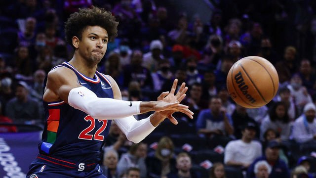 PHILADELPHIA, PENNSYLVANIA - NOVEMBER 03: Matisse Thybulle #22 of the Philadelphia 76ers passes during the second quarter against the Chicago Bulls at Wells Fargo Center on November 03, 2021 in Philadelphia, Pennsylvania. NOTE TO USER: User expressly acknowledges and agrees that, by downloading and/or using this photograph, user is consenting to the terms and conditions of the Getty Images License Agreement.