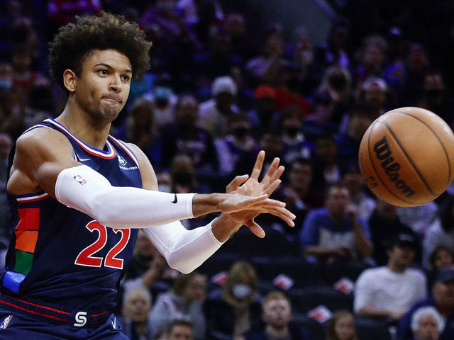 PHILADELPHIA, PENNSYLVANIA - NOVEMBER 03: Matisse Thybulle #22 of the Philadelphia 76ers passes during the second quarter against the Chicago Bulls at Wells Fargo Center on November 03, 2021 in Philadelphia, Pennsylvania. NOTE TO USER: User expressly acknowledges and agrees that, by downloading and/or using this photograph, user is consenting to the terms and conditions of the Getty Images License Agreement.