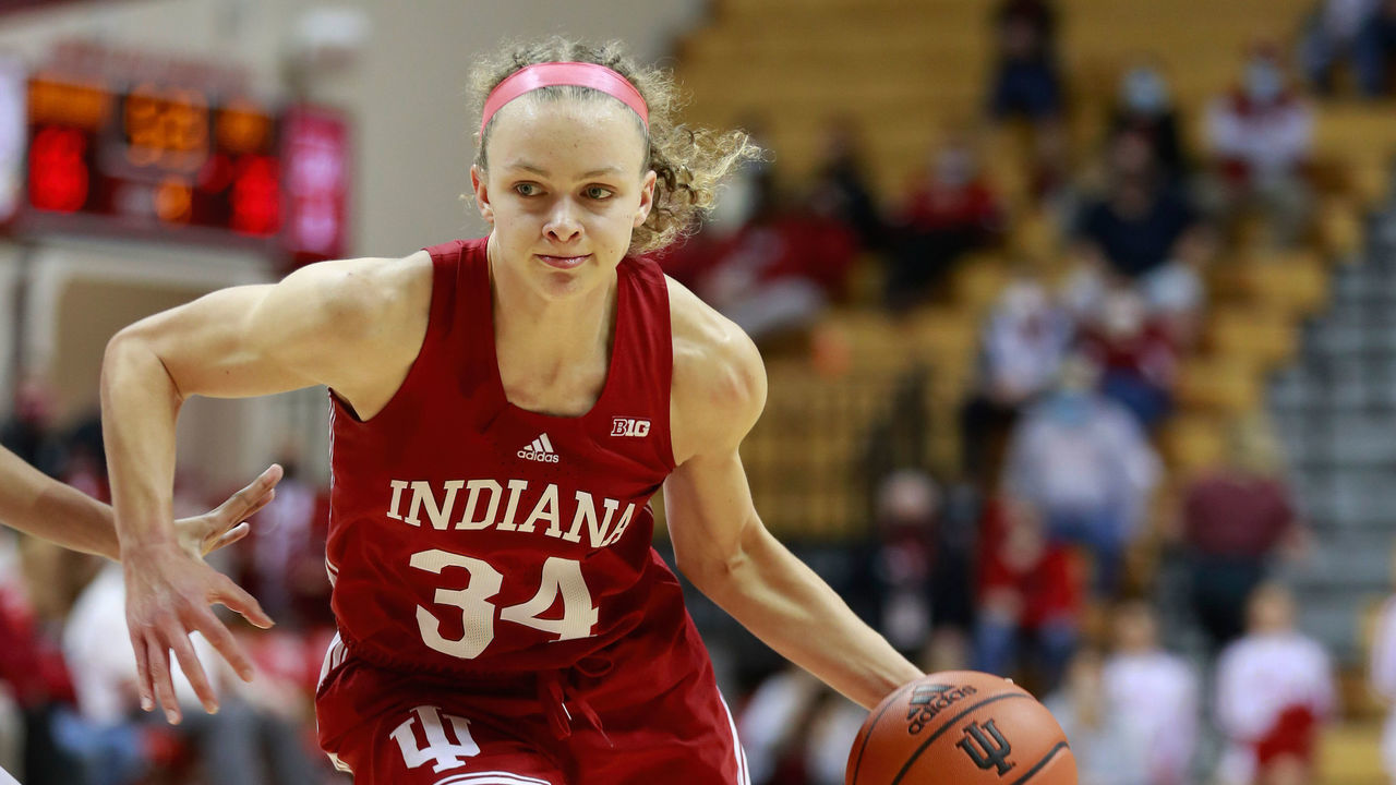 BLOOMINGTON, INDIANA, UNITED STATES - 2021/11/16: Indiana Hoosiers guard Grace Berger (No.34) plays against Norfolk State during the National Collegiate Athletic Association (NCAA) women's basketball game at Assembly Hall in Bloomington. IU beat Norfolk 72-42.
