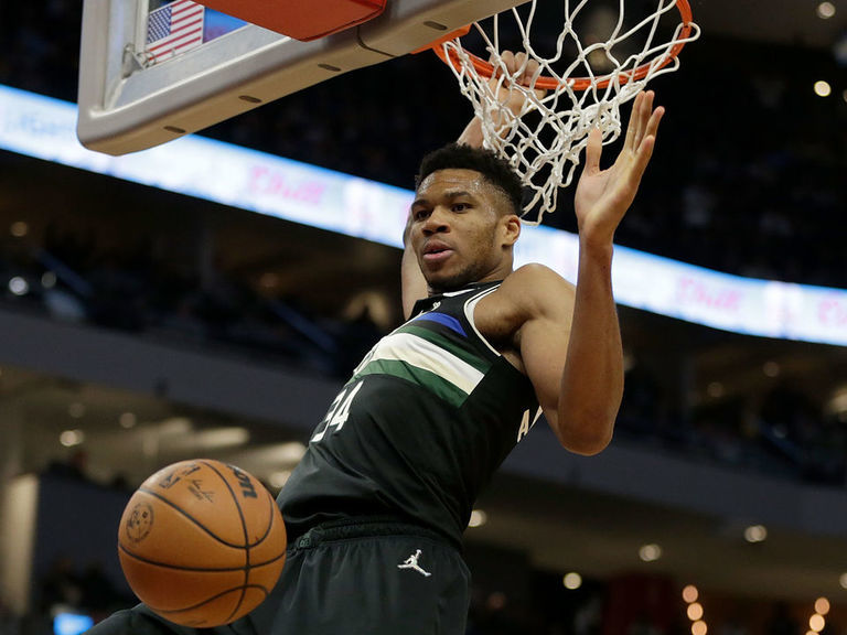 Giannis starts vs. Celtics after clearing protocols