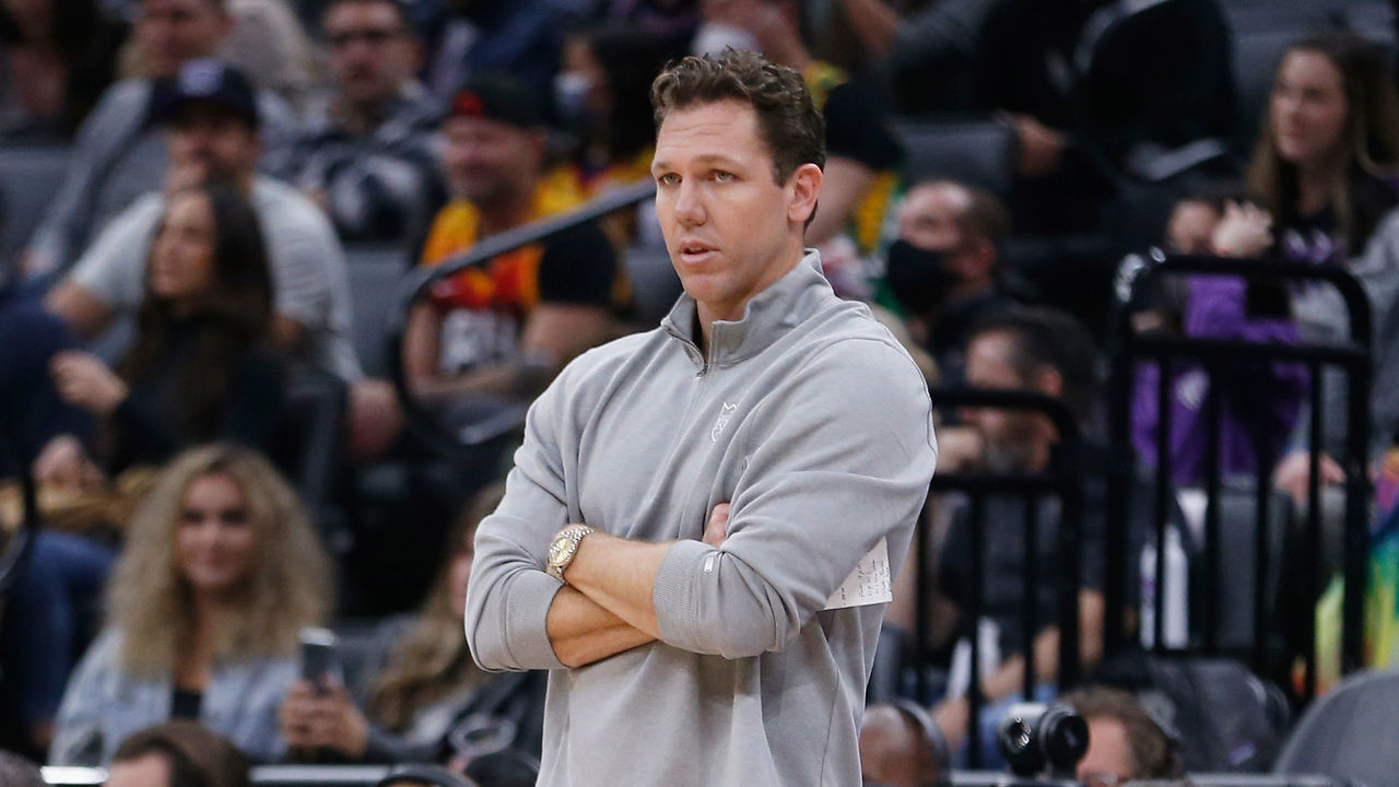 SACRAMENTO, CALIFORNIA - NOVEMBER 20: Luke Walton head coach of the Sacramento Kings looks on from the sideline in the fourth quarter against the Utah Jazz at Golden 1 Center on November 20, 2021 in Sacramento, California. NOTE TO USER: User expressly acknowledges and agrees that, by downloading and/or using this photograph, User is consenting to the terms and conditions of the Getty Images License Agreement.