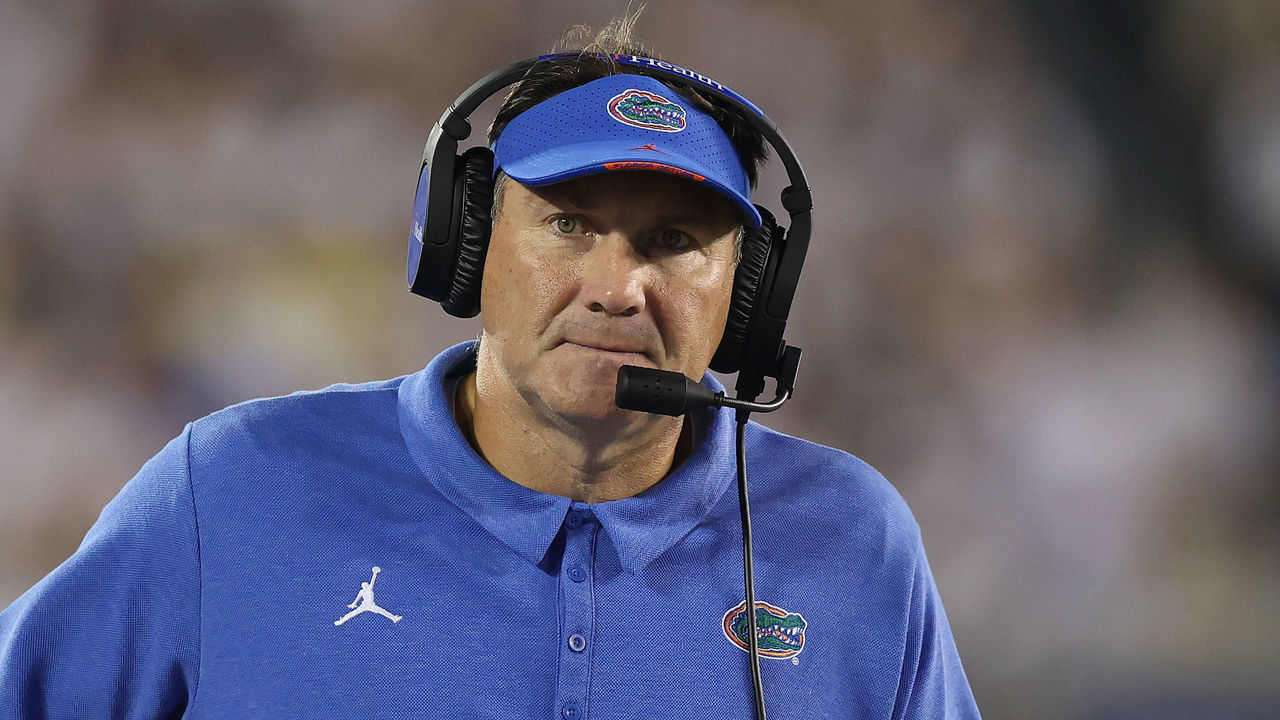 LEXINGTON, KENTUCKY - OCTOBER 02: Dan Mullen the head coach of the Florida Gators during the game against the Kentucky Wildcats at Kroger Field on October 02, 2021 in Lexington, Kentucky.