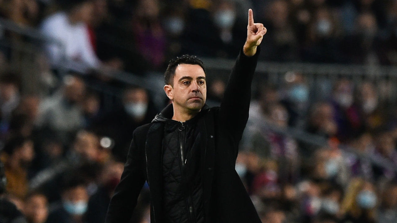 BARCELONA, SPAIN - NOVEMBER 20: Barcelona's Spanish coach Xavi gives tactics during the Spanish league football match between FC Barcelona and RCD Espanyol, at the Camp Nou stadium in Barcelona on November 20, 2021.