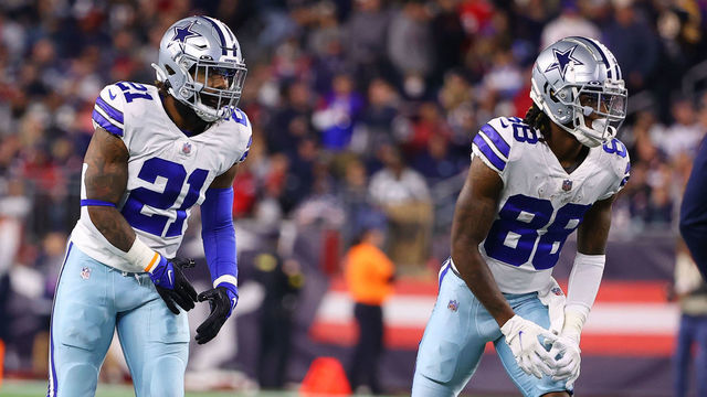 FOXBOROUGH, MA - OCTOBER 17: Dallas Cowboys running back Ezekiel Elliott (21) and Dallas Cowboys wide receiver CeeDee Lamb (88) during the National Football League game between the New England Patriots and the Dallas Cowboys on October 17, 2021 at Gillette Stadium in Foxborough, MA.