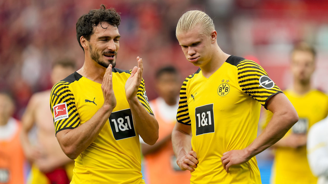 LEVERKUSEN, GERMANY - September 11: (BILD ZEITUNG OUT) Mats Hummels of Borussia Dortmund and Erling Haaland of Borussia Dortmund celebrates during the Bundesliga match between Bayer 04 Leverkusen and Borussia Dortmund at BayArena on September 11, 2021 in Leverkusen, Germany.