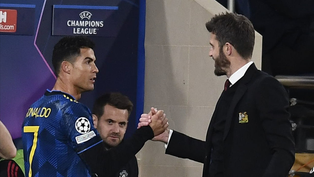 Michael Carrick head coach of Manchester United and Cristiano Ronaldo of Manchester United greets each other during the UEFA Champions League group F match between Villarreal CF and Manchester United at Estadio de la Ceramica on November 23, 2021 in Villarreal, Spain.