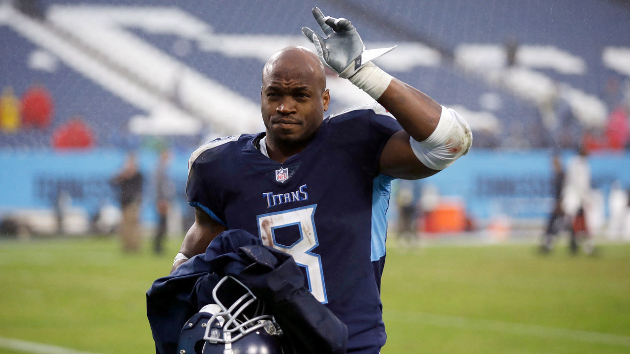 NASHVILLE, TENNESSEE - NOVEMBER 21: Adrian Peterson #8 of the Tennessee Titans waves to fans as he walks off the field after the game against the Houston Texans at Nissan Stadium on November 21, 2021 in Nashville, Tennessee.