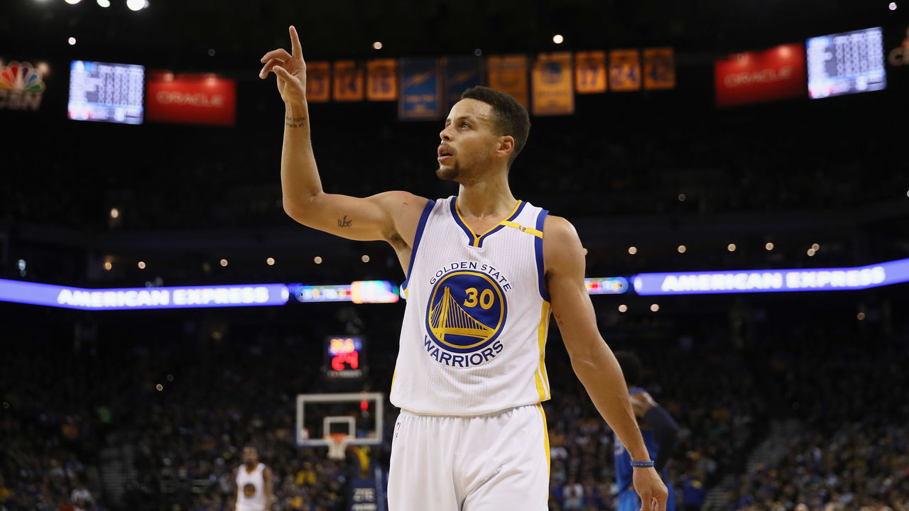 OAKLAND, CA - DECEMBER 30: Stephen Curry #30 of the Golden State Warriors reacts during their game against the Dallas Mavericks at ORACLE Arena on December 30, 2016 in Oakland, California.