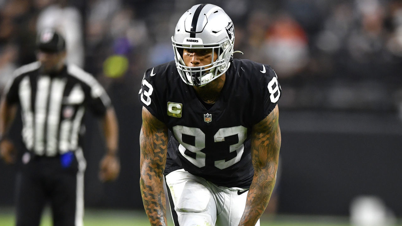 LAS VEGAS, NEVADA - NOVEMBER 21: Tight end Darren Waller #83 of the Las Vegas Raiders lines up during the second half of a game against the Cincinnati Bengals at Allegiant Stadium on November 21, 2021 in Las Vegas, Nevada. The Bengals defeated the Raiders 32-13.