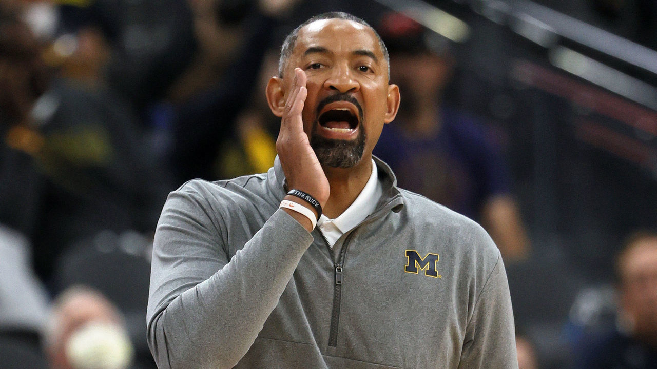 LAS VEGAS, NEVADA - NOVEMBER 21: Head coach Juwan Howard of the Michigan Wolverines yells to his players as they take on the Arizona Wildcats during the championship game of the Roman Main Event basketball tournament at T-Mobile Arena on November 21, 2021 in Las Vegas, Nevada. The Wildcats defeated the Wolverines 80-62.