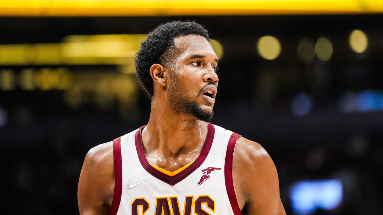 TORONTO, ON - NOVEMBER 5: Evan Mobley #4 of the Cleveland Cavaliers looks on against the Toronto Raptors during the first half of their basketball game at the Scotiabank Arena on November 5, 2021 in Toronto, Ontario, Canada. NOTE TO USER: User expressly acknowledges and agrees that, by downloading and/or using this Photograph, NOTE TO USER: User is consenting to the terms and conditions of the Getty Images License Agreement.