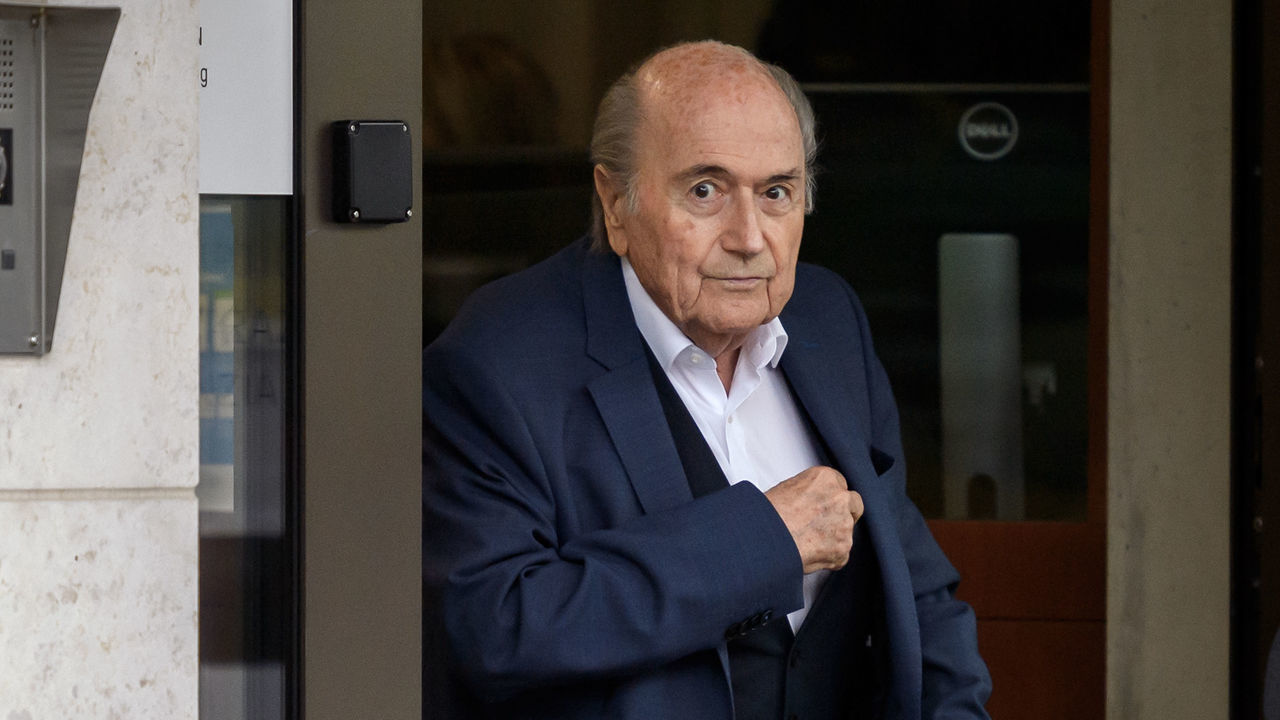 Former president of World football's governing body FIFA, Sepp Blatter looks on as he arrives at the building of the Office of the Attorney General of Switzerland followed by his lawyer Lorenz Erni to a hearing summoned by Swiss prosecutor on September 1, 2020 in Bern. - Former FIFA president and former UEFA president each face interrogation from the Swiss public prosecutor this week as part of the of the proceedings opened in 2015 over a 2011 payment of 2 million Swiss francs.