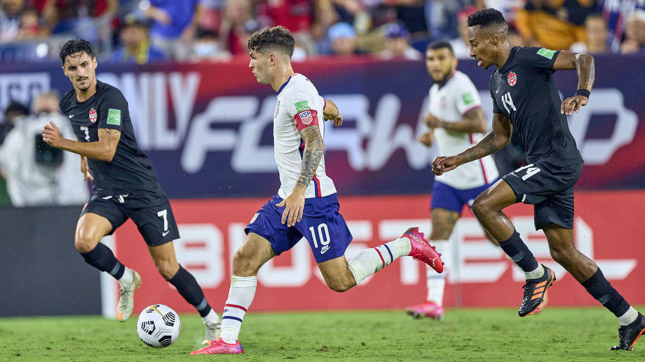 NASHVILLE, TN - SEPTEMBER 05: United States forward Christian Pulisic (10) dribbles the ball during a CONCACAF World Cup qualifying match between the United States and Canada on September 5, 2021 at Nissan Stadium in Nashville, TN.