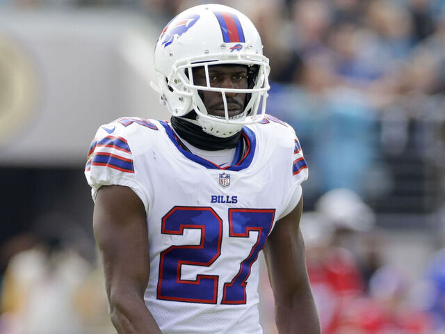 Bills CB Tre'Davious White leaves game with knee injury