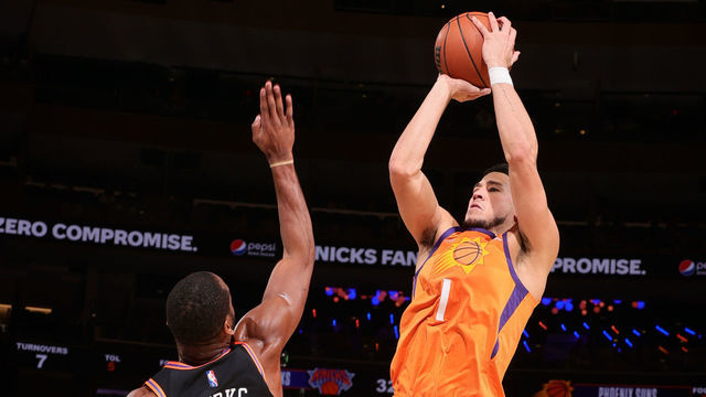NEW YORK, NY - NOVEMBER 26: Devin Booker #1 of the Phoenix Suns shoots the ball during the game against the New York Knicks on November 26, 2021 at Madison Square Garden in New York City, New York. Mandatory Copyright Notice: Copyright 2021 NBAE
