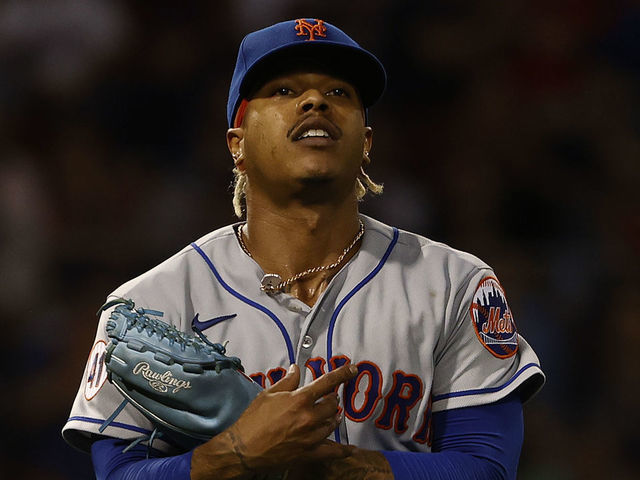 BOSTON, MA - SEPTEMBER 21: Marcus Stroman #0 of the New York Mets during the first inning against the Boston Red Sox at Fenway Park on September 21, 2021 in Boston, Massachusetts.