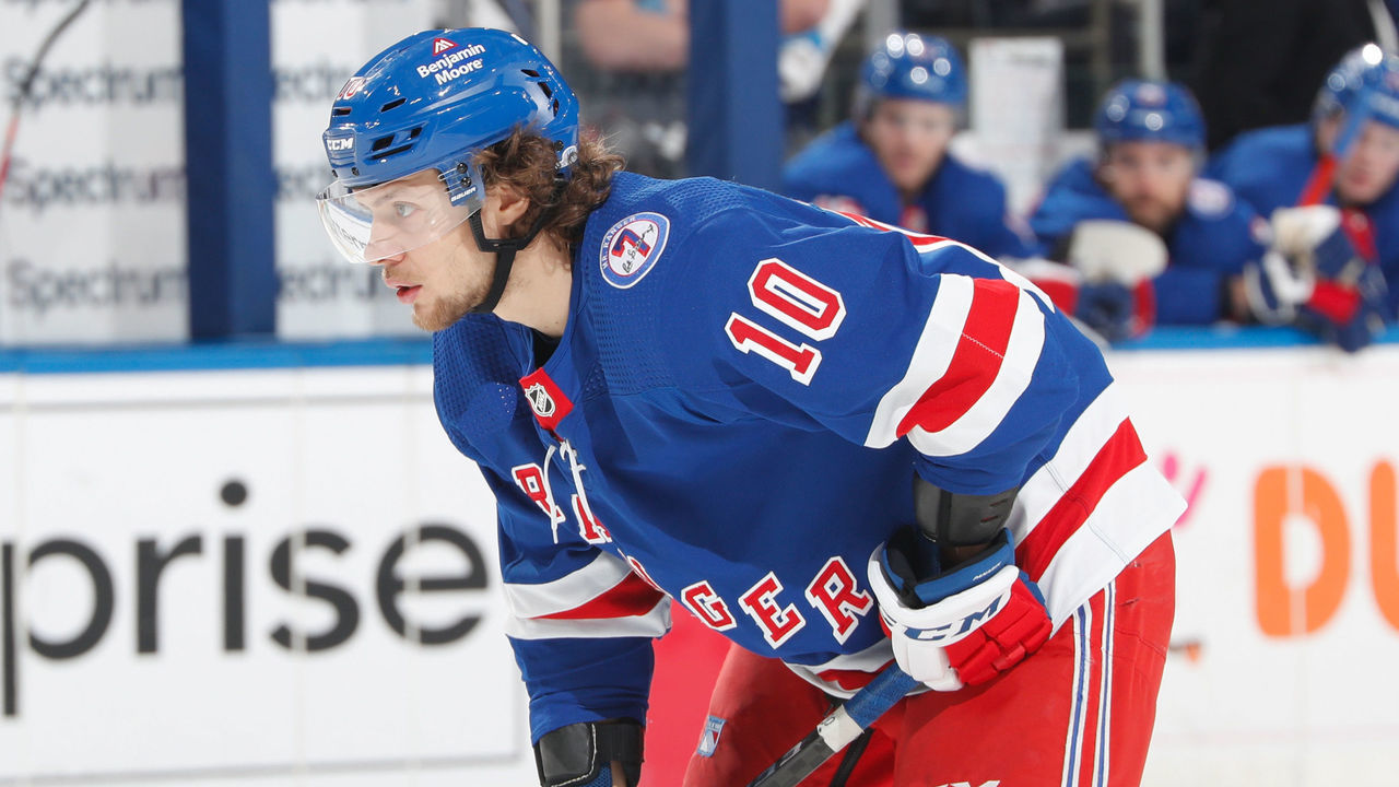 NEW YORK, NY - NOVEMBER 16: Artemi Panarin #10 of the New York Rangers skates against the Montreal Canadiens at Madison Square Garden on November 16, 2021 in New York City.