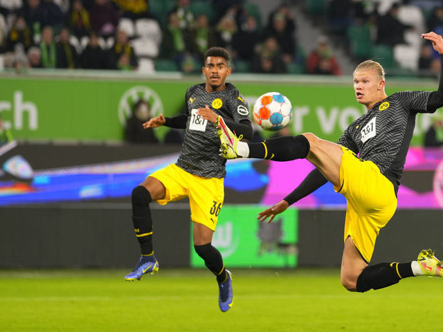 Haaland scores on return as Dortmund battle back vs. Wolfsburg | theScore.com