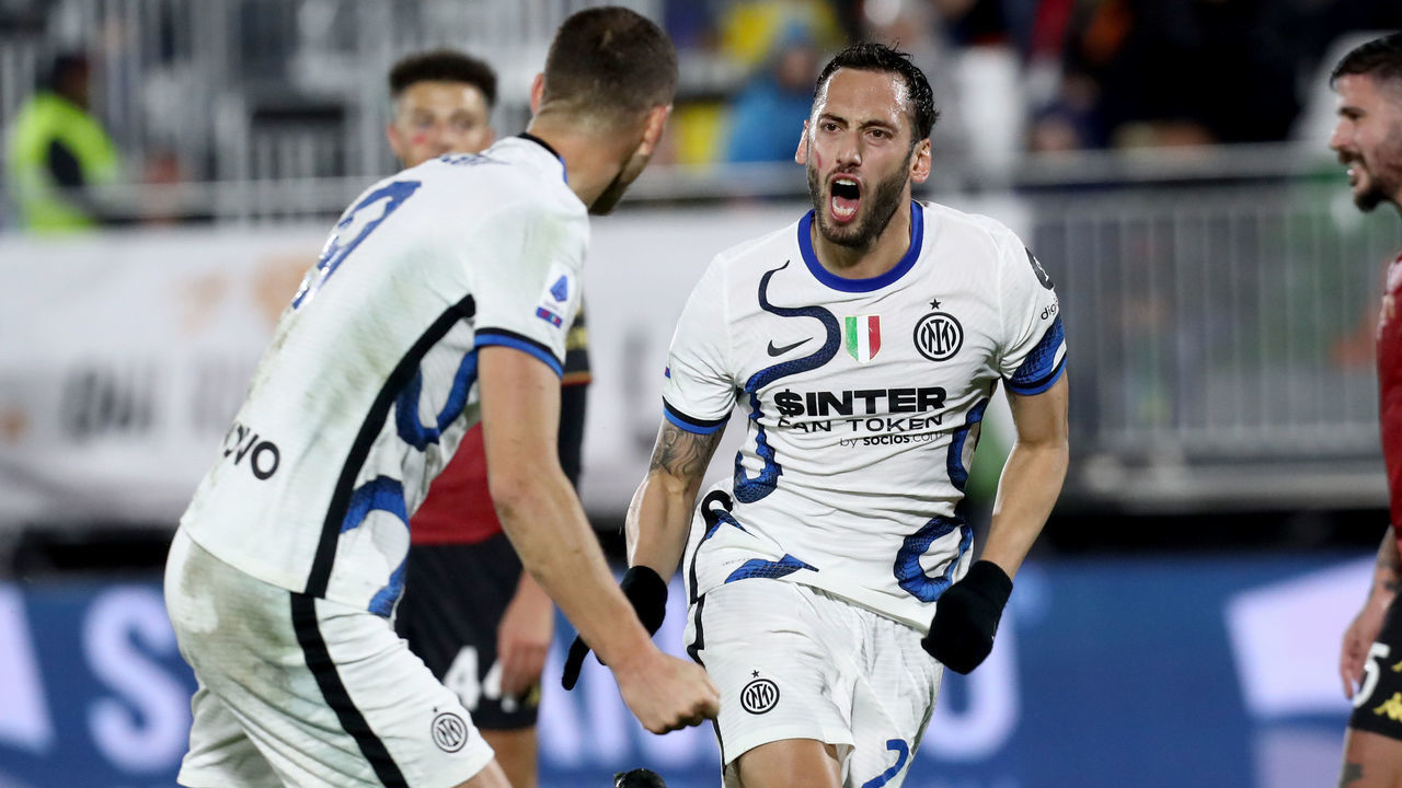 VENICE, ITALY - NOVEMBER 27: Hakan Calhanoglu of Inter celebrates after scoring his team's opening goal during the Serie A match between Venezia FC and FC Internazionale at Stadio Pier Luigi Penzo on November 27, 2021 in Venice, Italy.
