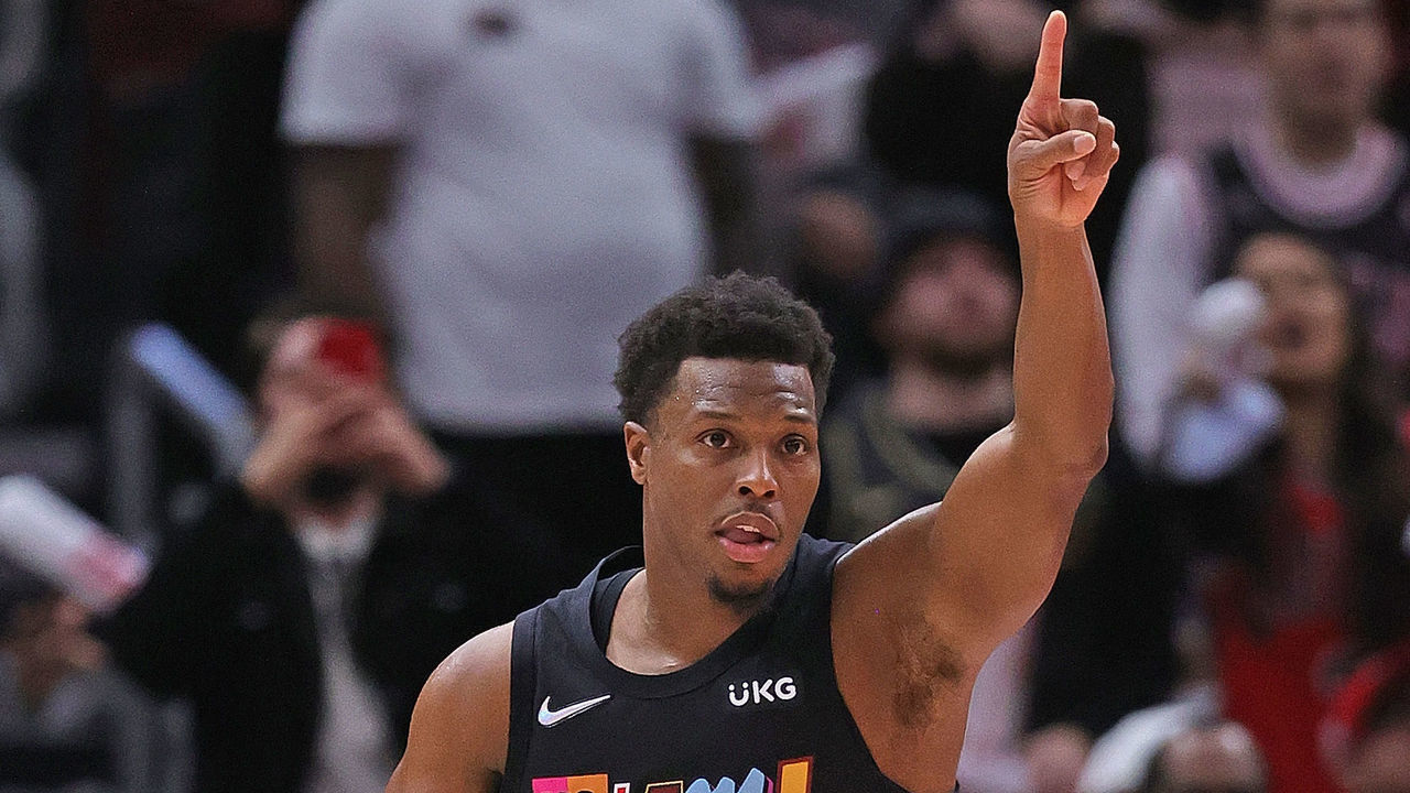 CHICAGO, ILLINOIS - NOVEMBER 27: Kyle Lowry #7 of the Miami Heat celebrates after hitting a shot late in the game against the Chicago Bulls at the United Center on November 27, 2021 in Chicago, Illinois. The Heat defeated the Bulls 107-104.