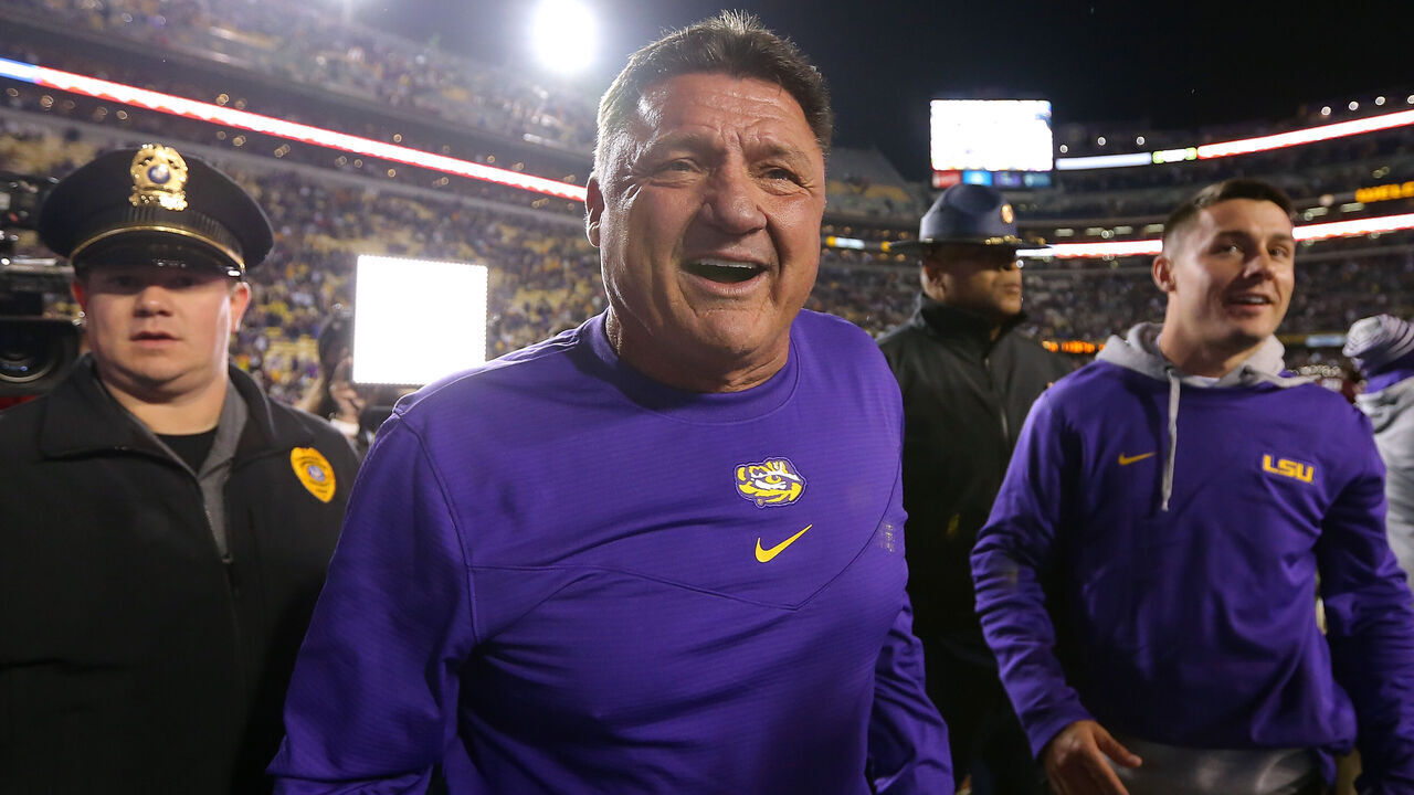 BATON ROUGE, LOUISIANA - NOVEMBER 27: Head coach Ed Orgeron of the LSU Tigers celebrates a win over the Texas A&M Aggies after a game at Tiger Stadium on November 27, 2021 in Baton Rouge, Louisiana.