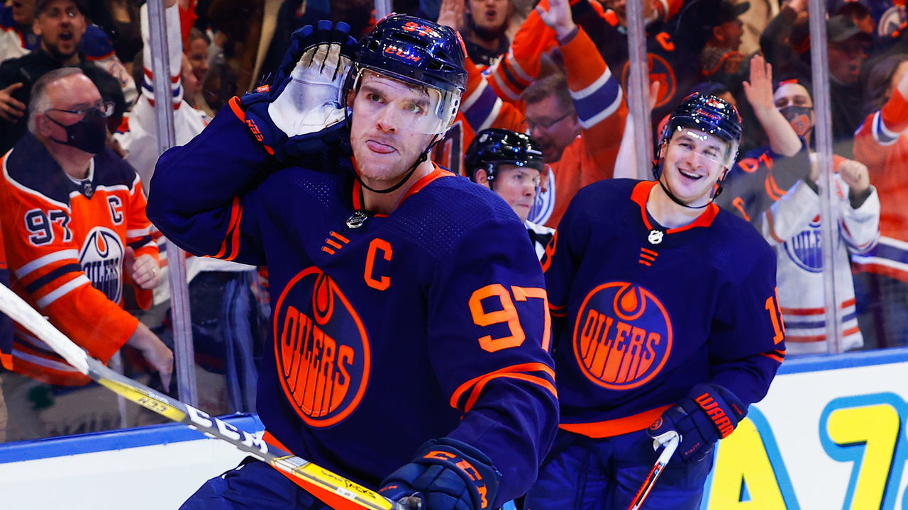 EDMONTON, AB - NOVEMBER 18: Edmonton Oilers Center Connor McDavid (97) celebrates his goal by calling out to the crowd in the third period during the Edmonton Oilers game versus the Winnipeg Jets on November 18, 2021 at Rogers Place in Edmonton, AB.