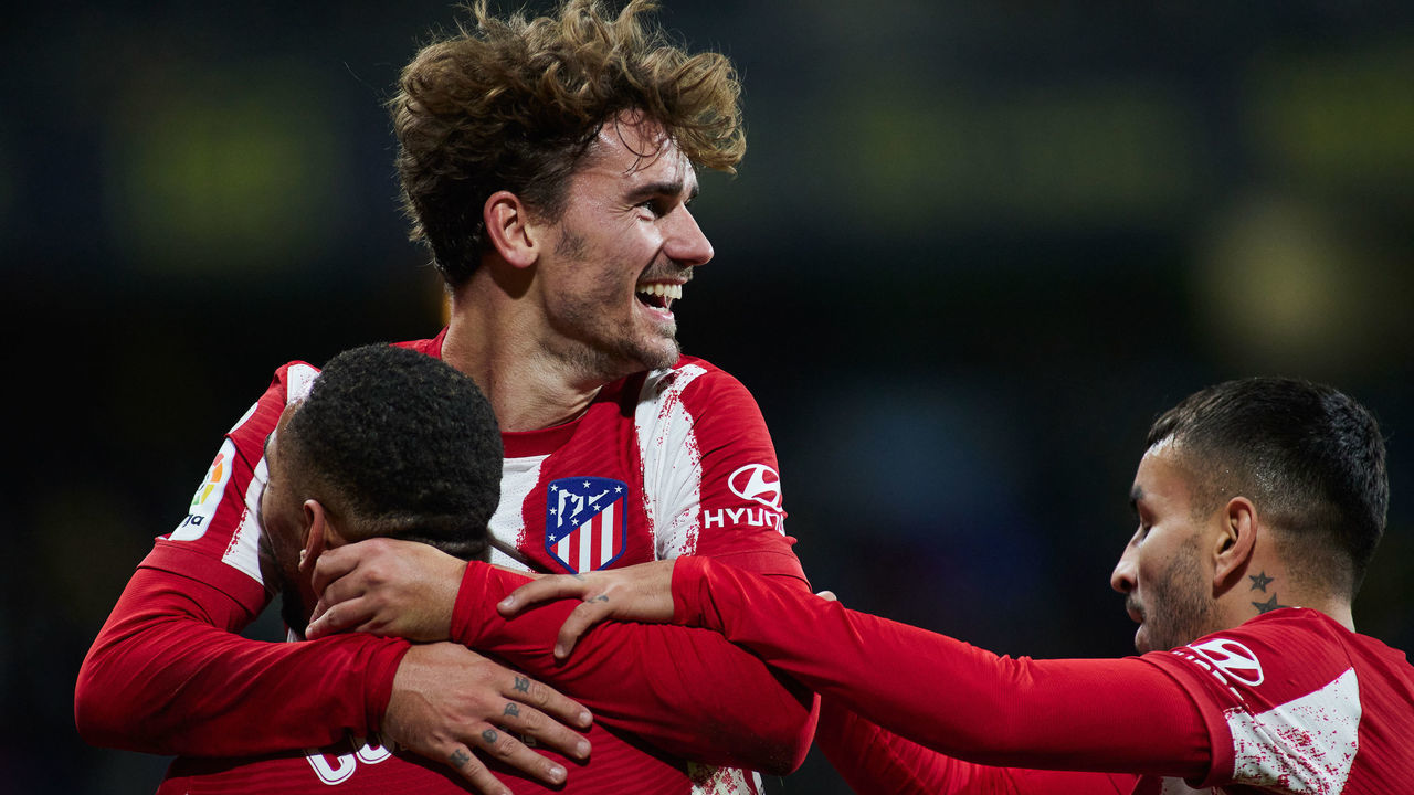CADIZ, SPAIN - NOVEMBER 28: Matheus Cunha celebrates a goal with Antoine Griezmann of Atletico during the spanish league, La Liga Santander, football match played between Cadiz CF and Atletico de Madrid at Nuevo Mirandilla stadium on November 28, 2021, in Cadiz, Spain.