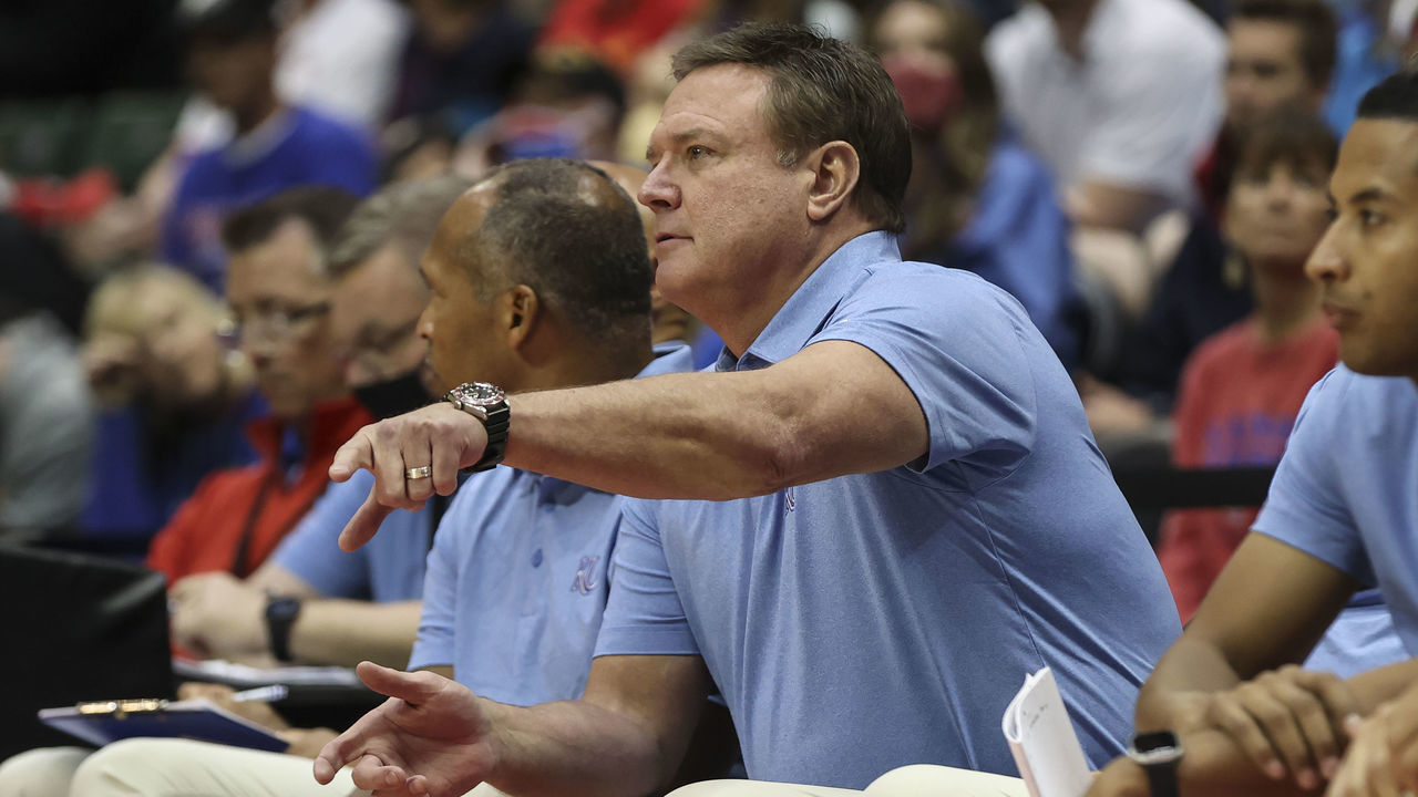 ORLANDO, FL - NOVEMBER 28: Kansas Jayhawks head coach Bill Self during the 2021 ESPN Events Invitational college basketball game between the Kansas Jayhawks and Iona Gaels on November 28, 2021 in Orlando, FL.